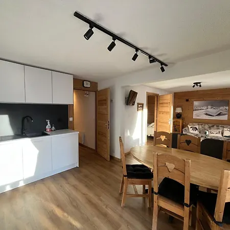 Cosy A Avec Balcon, 3 Chambres, Wifi, Garage *